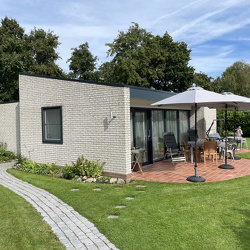 Kamperland: Haus im Garten